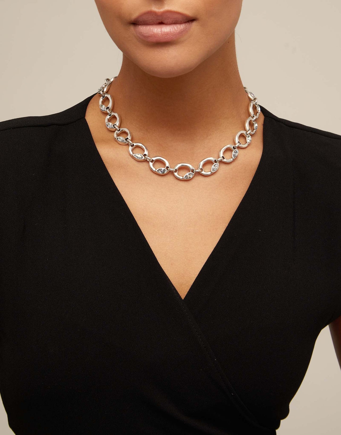 NECKLACE DETAILS