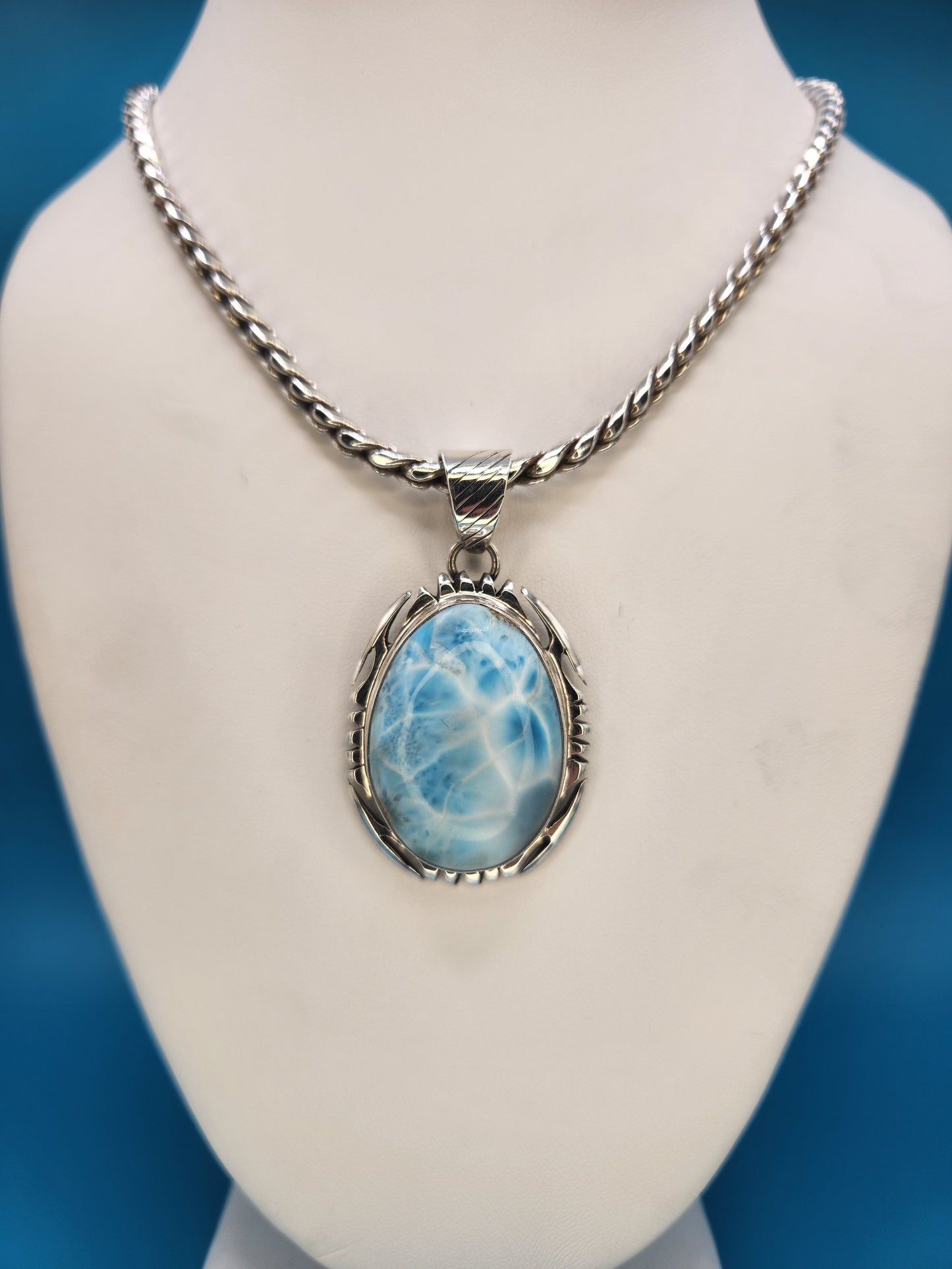 Larimer pendent set in sterling silver