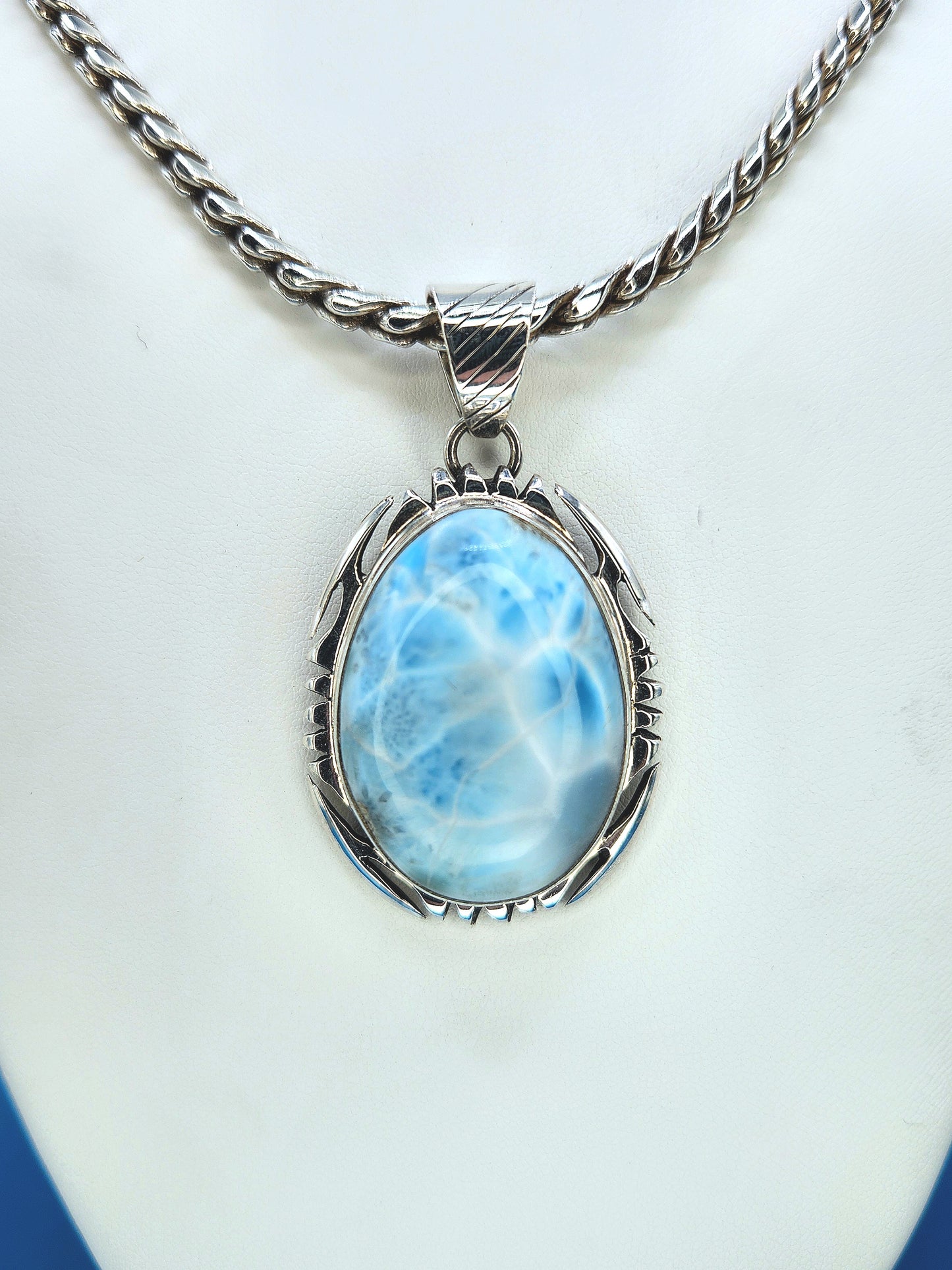 Larimer pendent set in sterling silver