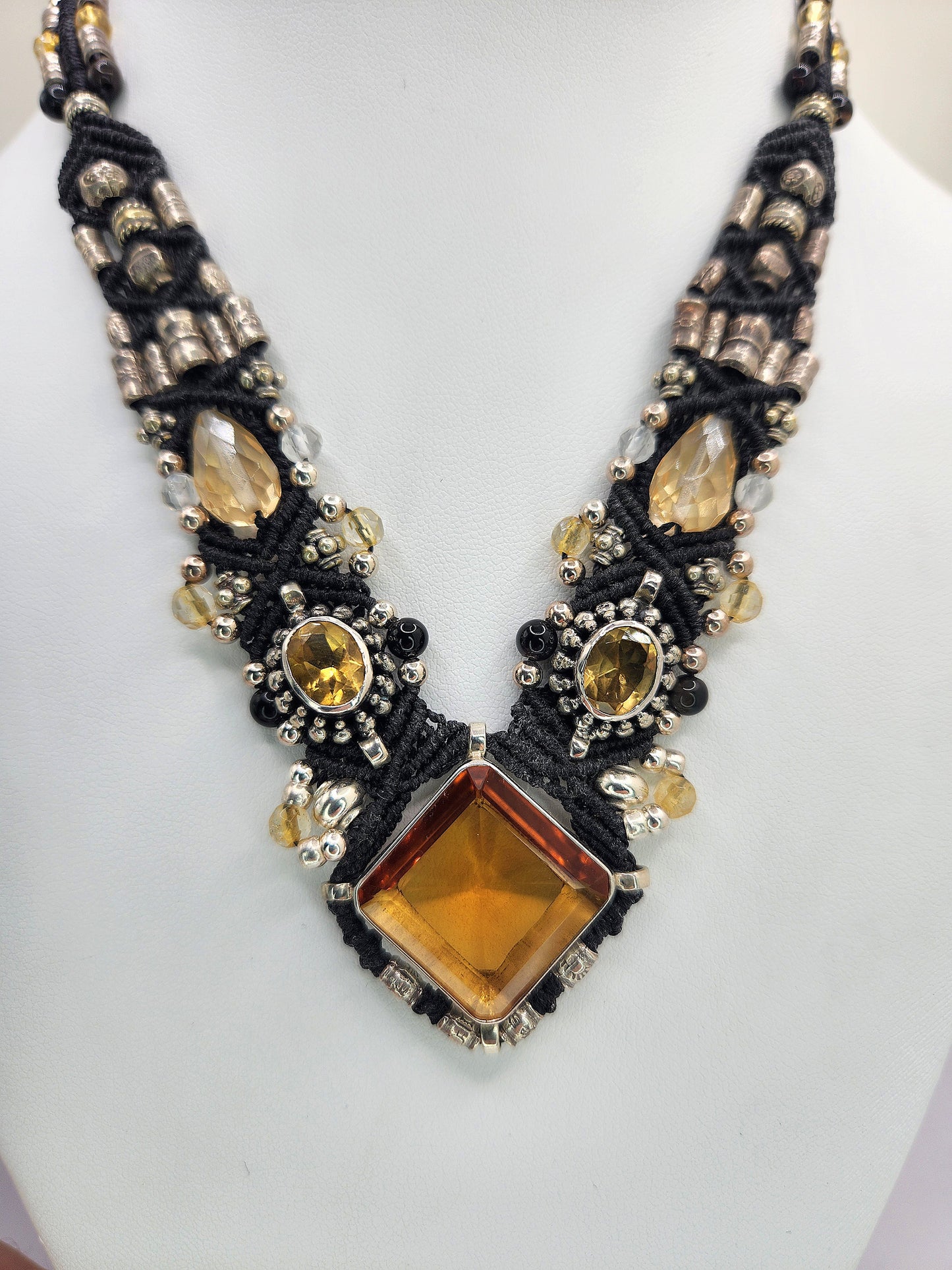 Isha Elafi - Citrine and Sterling Silver necklace