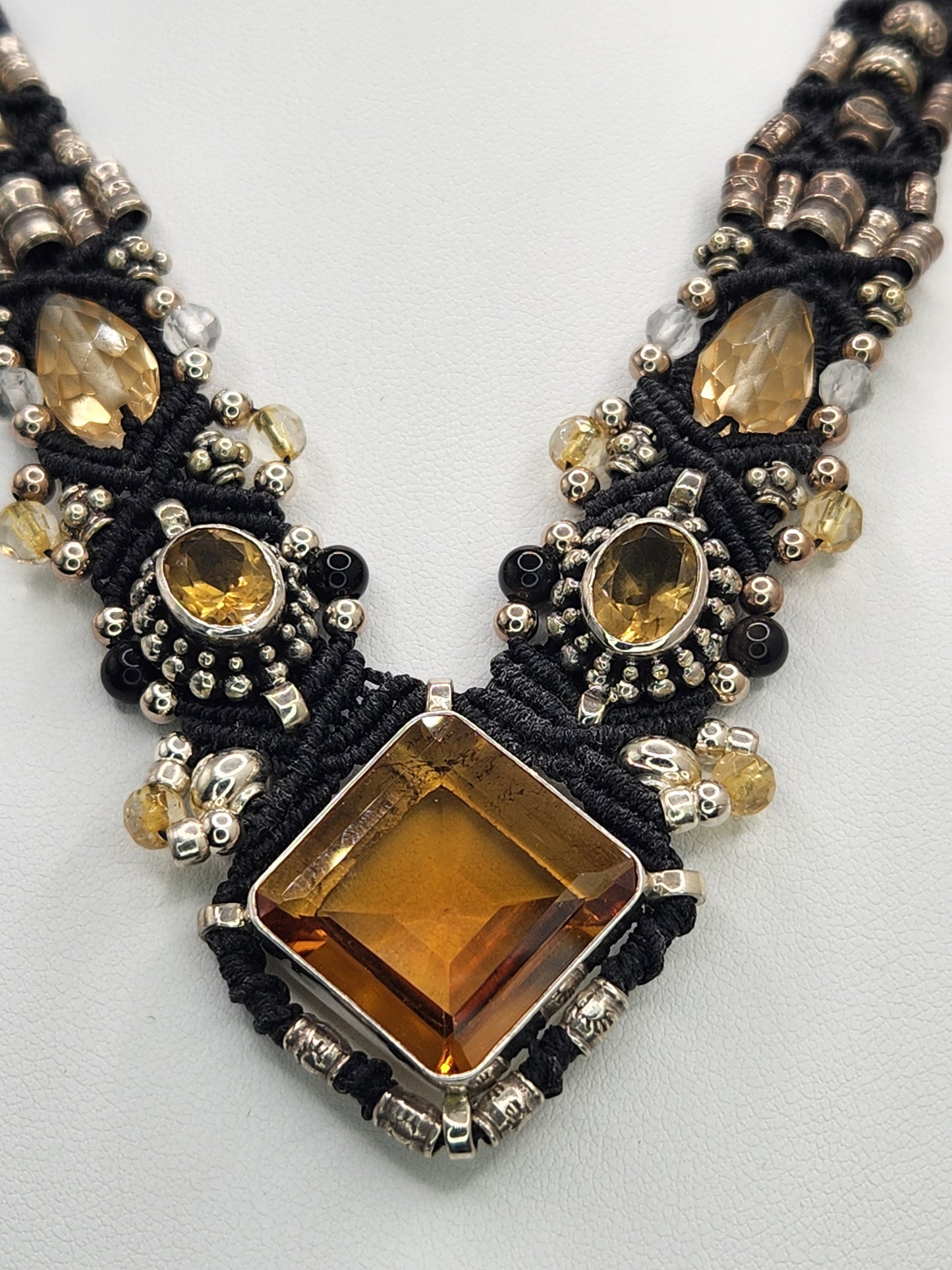 Isha Elafi - Citrine and Sterling Silver necklace
