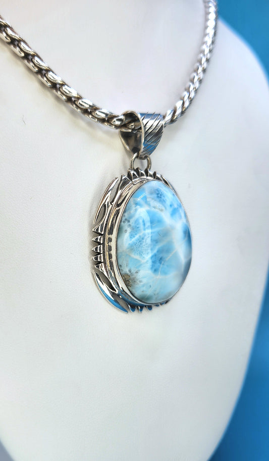 Larimer pendent set in sterling silver