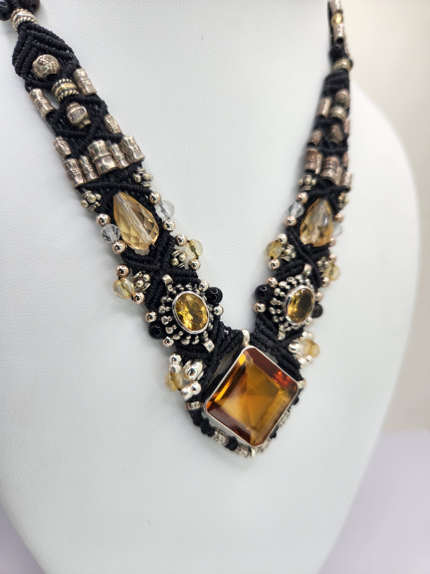 Isha Elafi - Citrine and Sterling Silver necklace